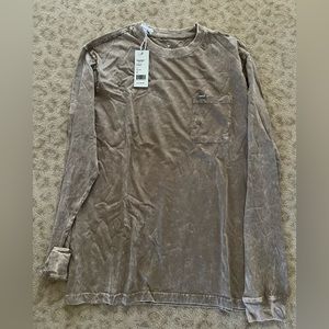 Men’s medium tan southern long sleeve t-shirt